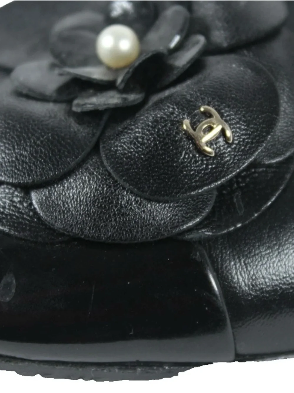 CHANEL Black Leather Camellia Pearl Detail Block Heel Pump classic size 37 6.5